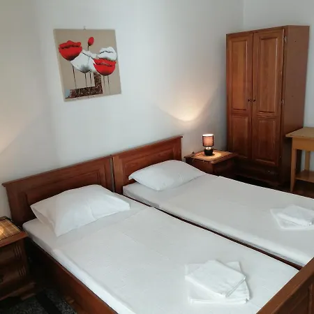 Lovely 2-bedroom In *