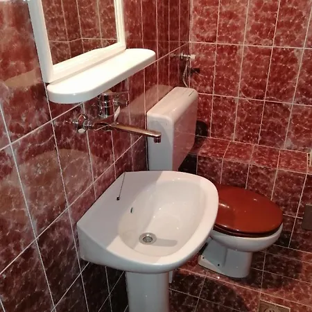 Lovely 2-bedroom In * Budva