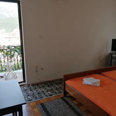 Lovely 2-bedroom In Apartment Budva