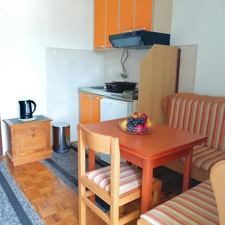 Daire Lovely 2-bedroom In